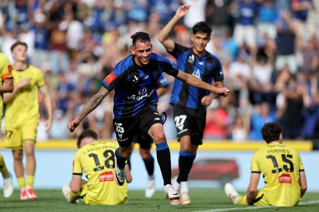 Màn so tài gay cấn giữa Beijing Guoan vs Yunnan Yukun