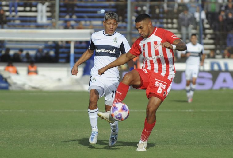Màn so tài gay cấn giữa Gimnasia LP vs Instituto